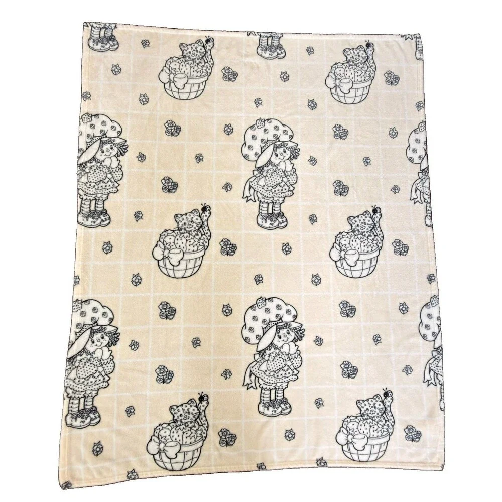 Strawberry Shortcake Custard Plush Throw Blanket 50x60 Cream Floral 2025
